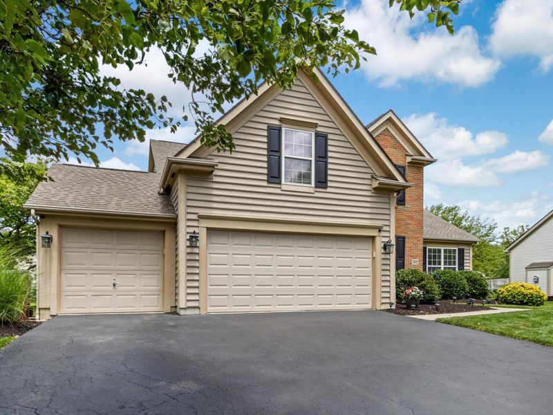 2025 Alum Village Drive, Lewis Center, OH 43035 Photo 3