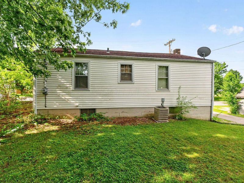 319 Colton Avenue , Bellefontaine, OH 43311 Photo 5