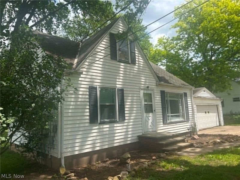 5220 Royalwood Road, North Royalton, OH 44133 Photo 2