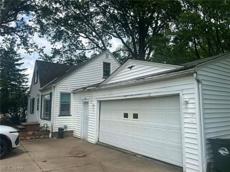 5220 Royalwood Road, North Royalton, OH 44133 Photo 3