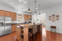 785 Mckinley Way  photo 4