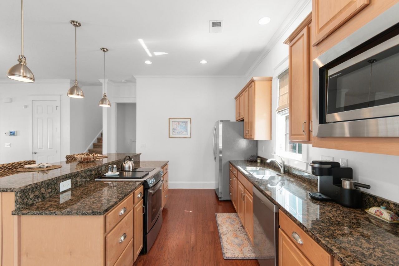 785 Mckinley Way  Photo 5