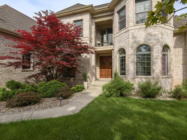 10935 N Oriole LANE, Mequon, WI 53092