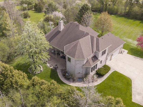 10935 N Oriole LANE, Mequon, WI 53092