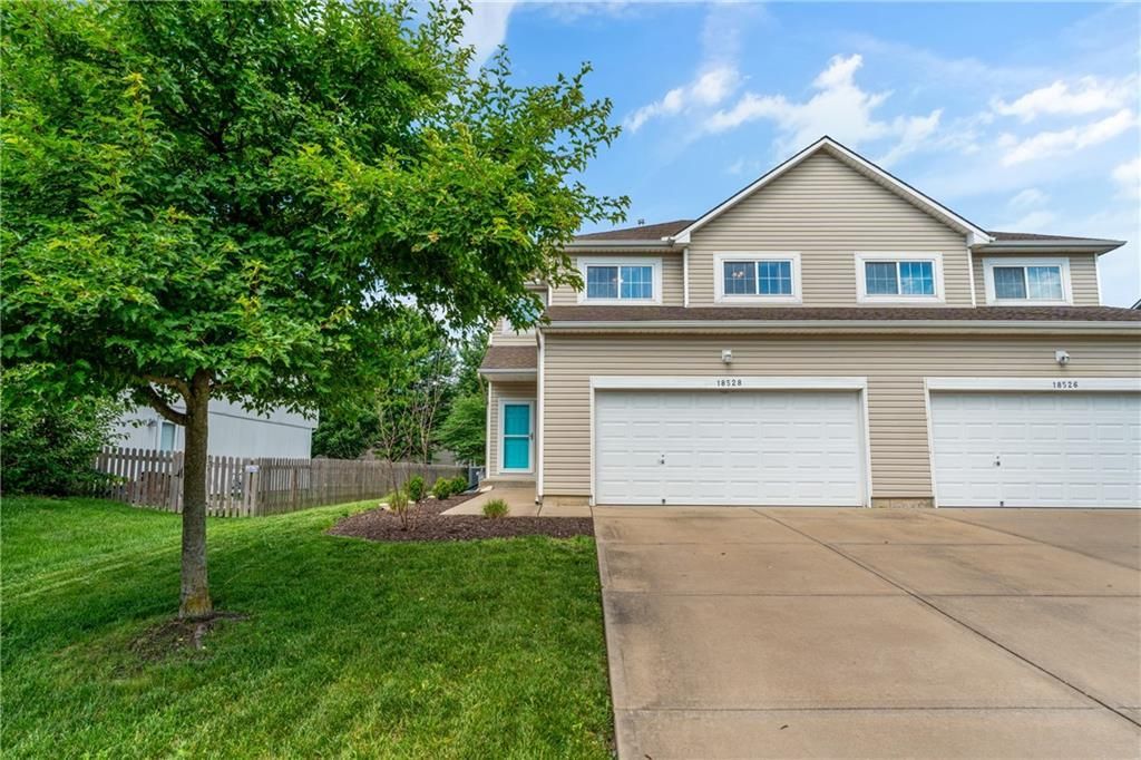 18528 Cherry Court, Gardner, KS 66030 Main Photo