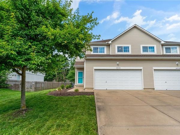 18528 Cherry Court, Gardner, KS 66030