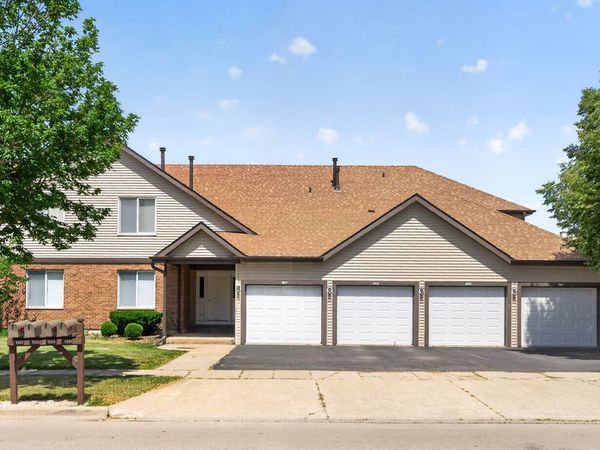 1503 Longwood Drive , Unit 2D, Sycamore, IL 60178