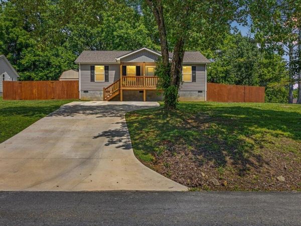 311 N Iowa Avenue, Etowah, TN 37331