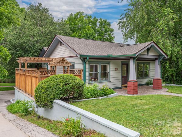 136 Assembly Street , Waynesville, NC 28786
