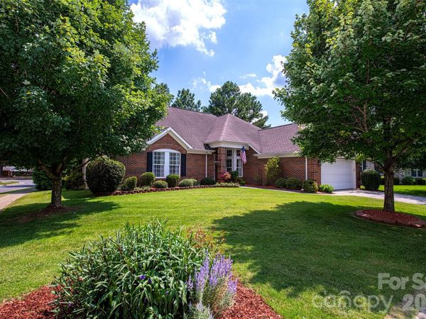 6103 Breckfield Court, Charlotte, NC 28278