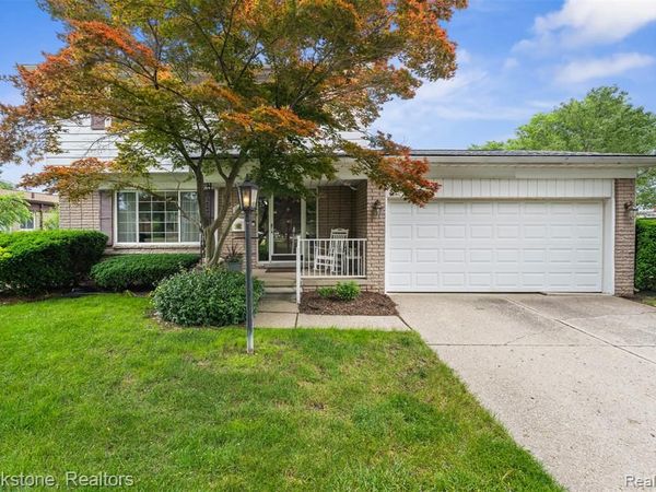 2002 Hempstead Drive , Troy, MI 48083