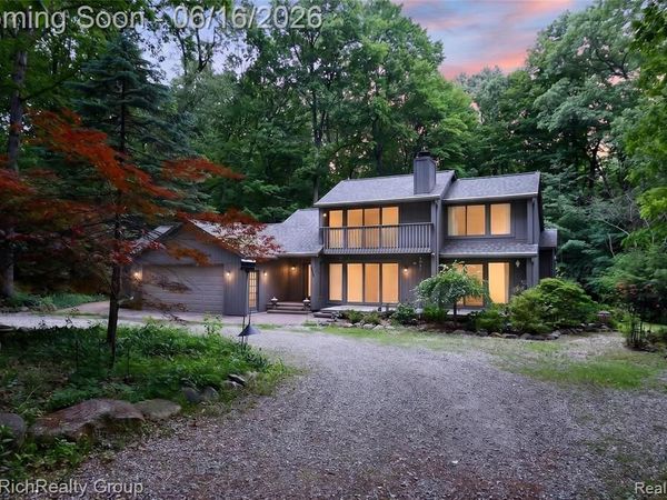 2300 Stoney Bluff, Milford Twp, MI 48381