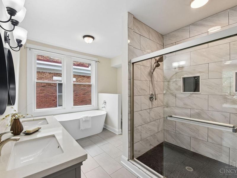 2249 Monroe Avenue, Cincinnati, OH 45212 Photo 24