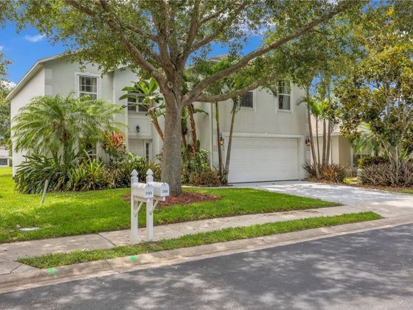 2566 12th Square SW, Vero Beach, FL 32968