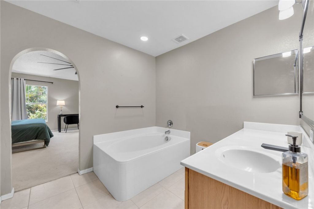 2566 12th Square Sw, Vero Beach, FL 32968 Photo