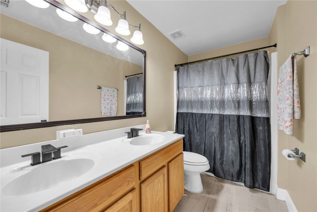 2566 12th Square Sw, Vero Beach, FL 32968 Photo