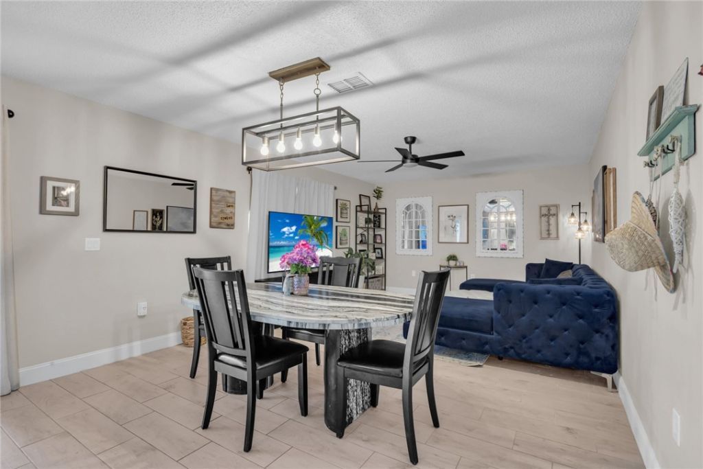 2566 12th Square Sw, Vero Beach, FL 32968 Photo