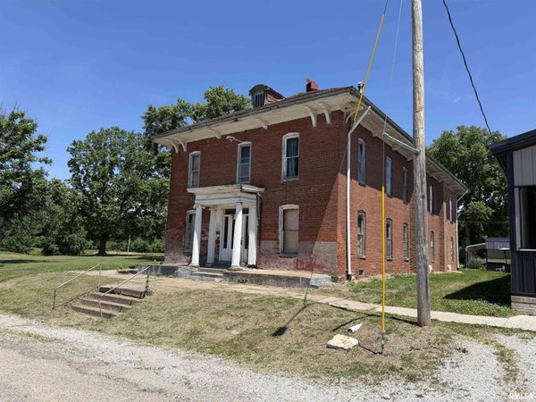 5TH Street, Keithsburg, IL 61442