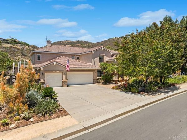 2494 San Clemente Avenue , Vista, CA 92084