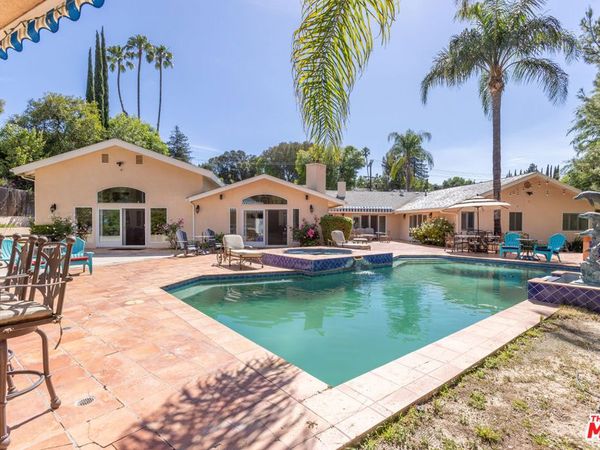 19717 Wells Drive , Woodland Hills, CA 91364