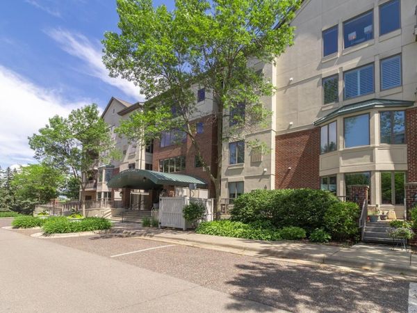 5225 Grandview Square , Unit 414, Edina, MN 55436