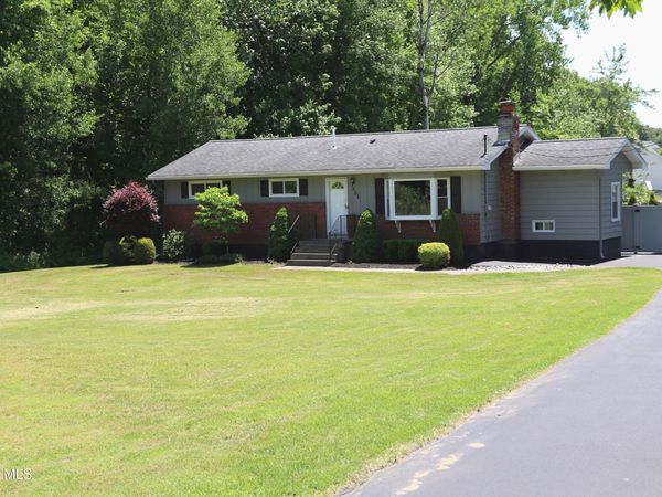 464 Grooms Road, Clifton Park, NY 12065