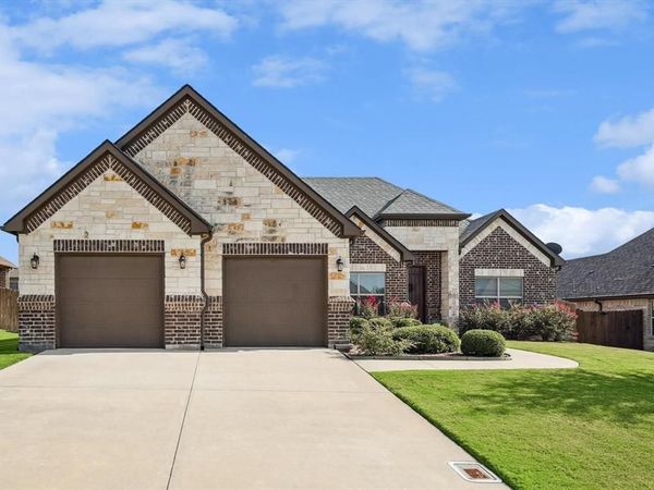 707 Chaparral Road, Sanger, TX 76266