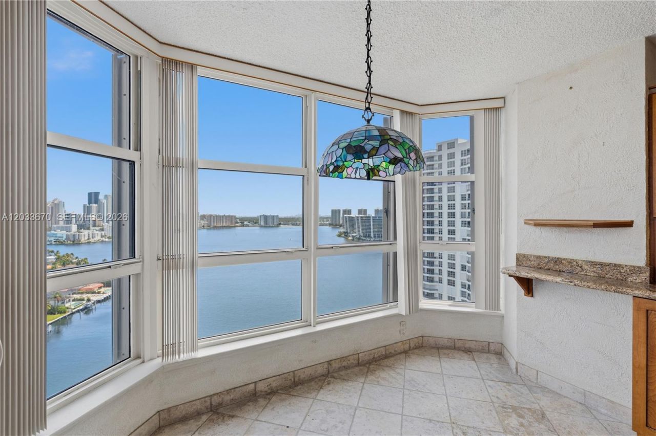 19195 NE 36th Ct , Unit 2410, Aventura, FL 33180 Photo