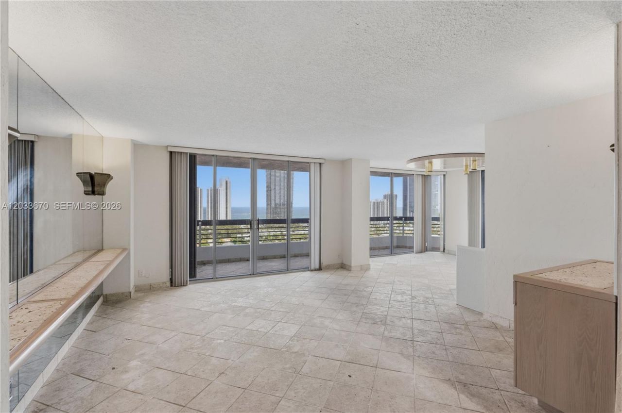 19195 NE 36th Ct , Unit 2410, Aventura, FL 33180 Photo