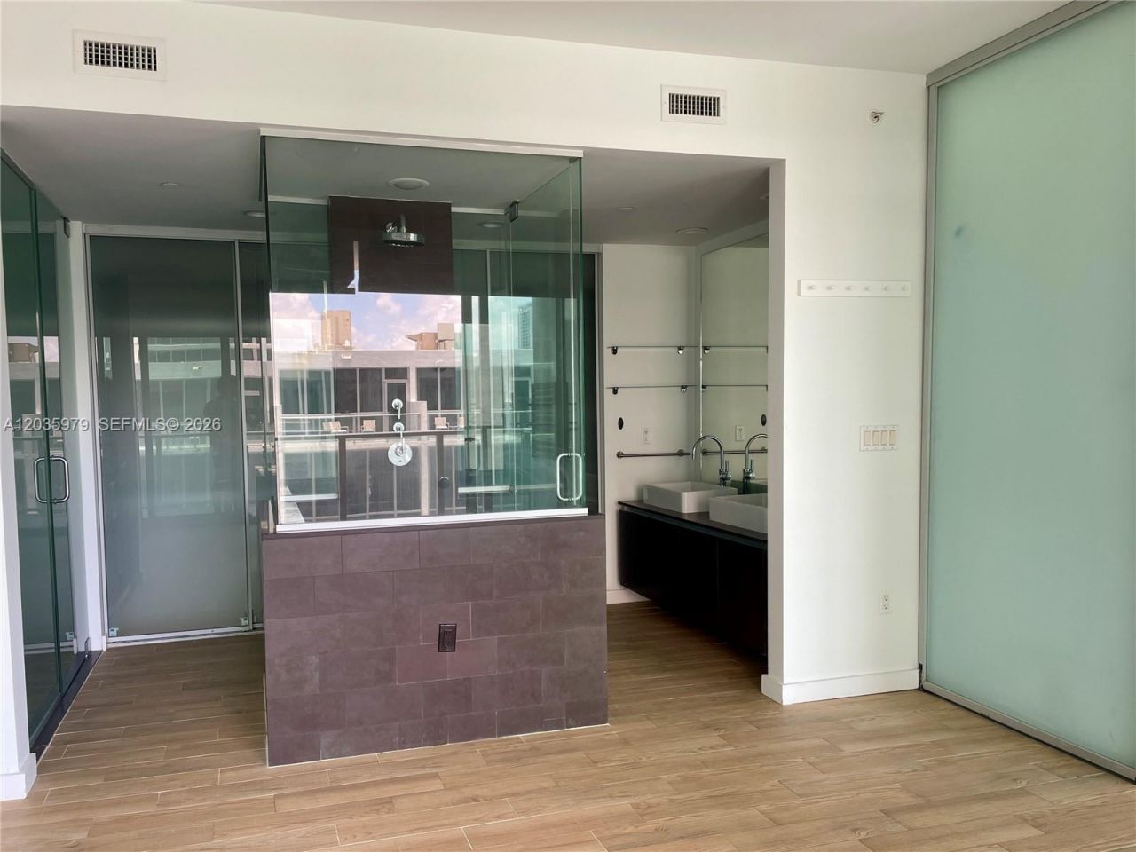 1040 Biscayne Blvd , Unit 1105, Miami, FL 33132 Photo