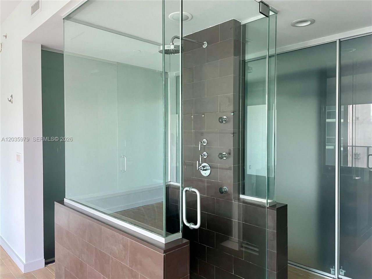 1040 Biscayne Blvd , Unit 1105, Miami, FL 33132 Photo