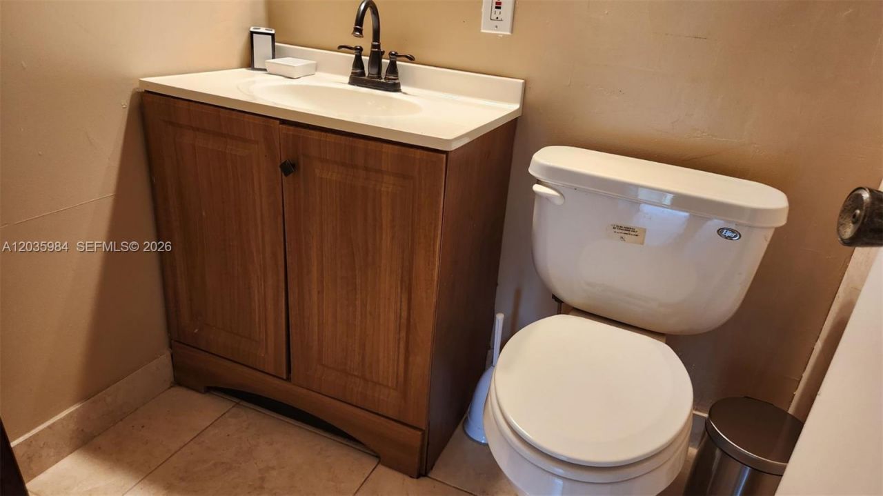 5981 Washington St, Unit 210, Hollywood, FL 33023 Photo