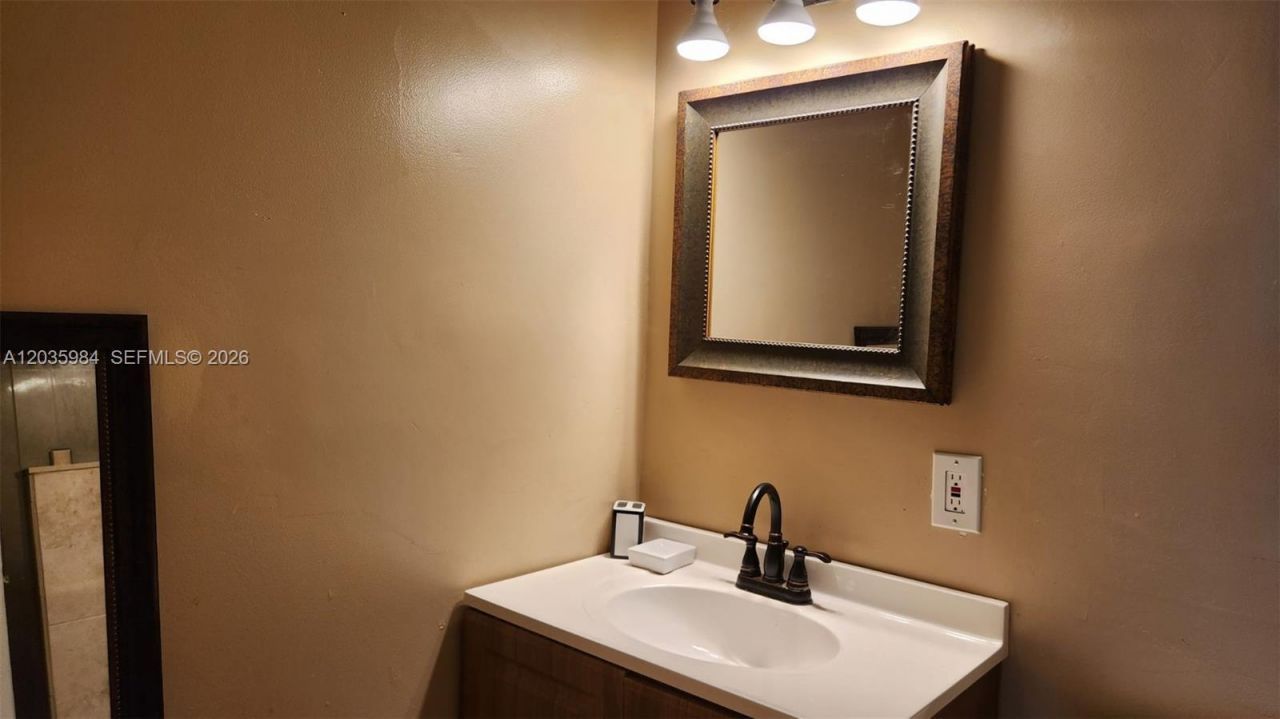 5981 Washington St, Unit 210, Hollywood, FL 33023 Photo