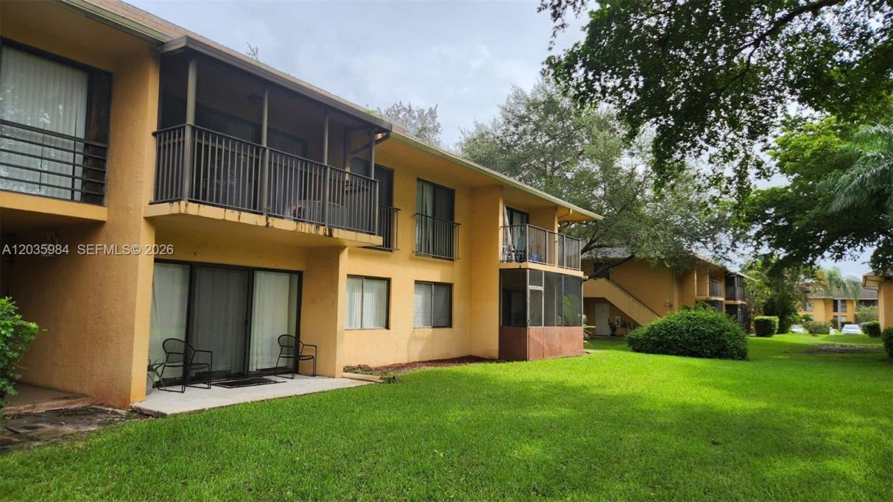 5981 Washington St, Unit 210, Hollywood, FL 33023 Photo