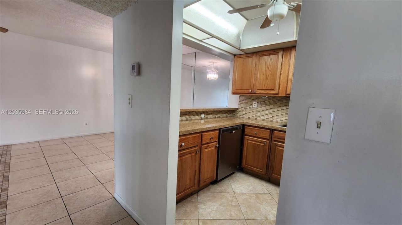 5981 Washington St, Unit 210, Hollywood, FL 33023 Photo