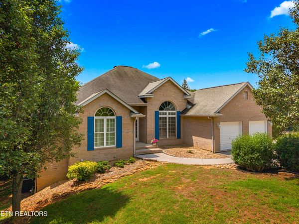 211 Mariners Way, Dandridge, TN 37725