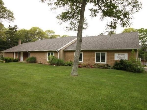 10 Edgerton Dr, Falmouth, MA 02556