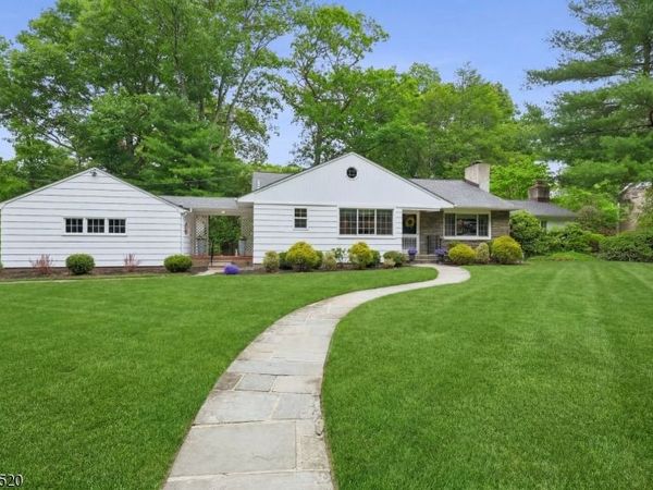 25 Grove St, Caldwell, NJ 07006