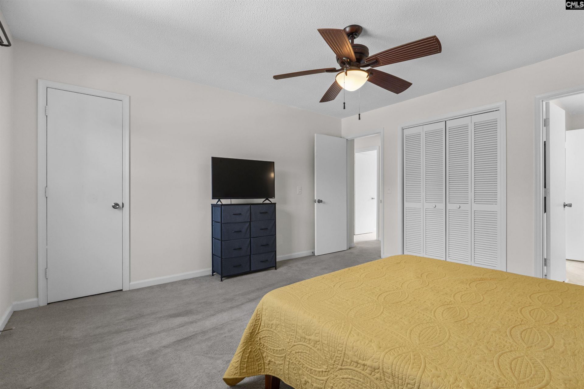 1910 Greenoaks Drive Photo 14