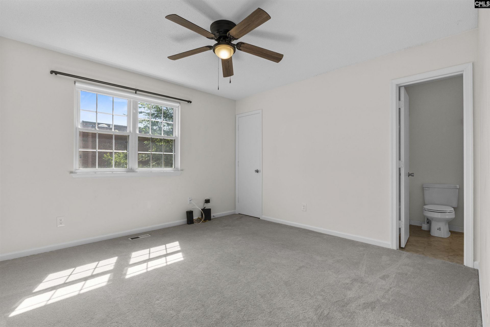 1910 Greenoaks Drive Photo 18