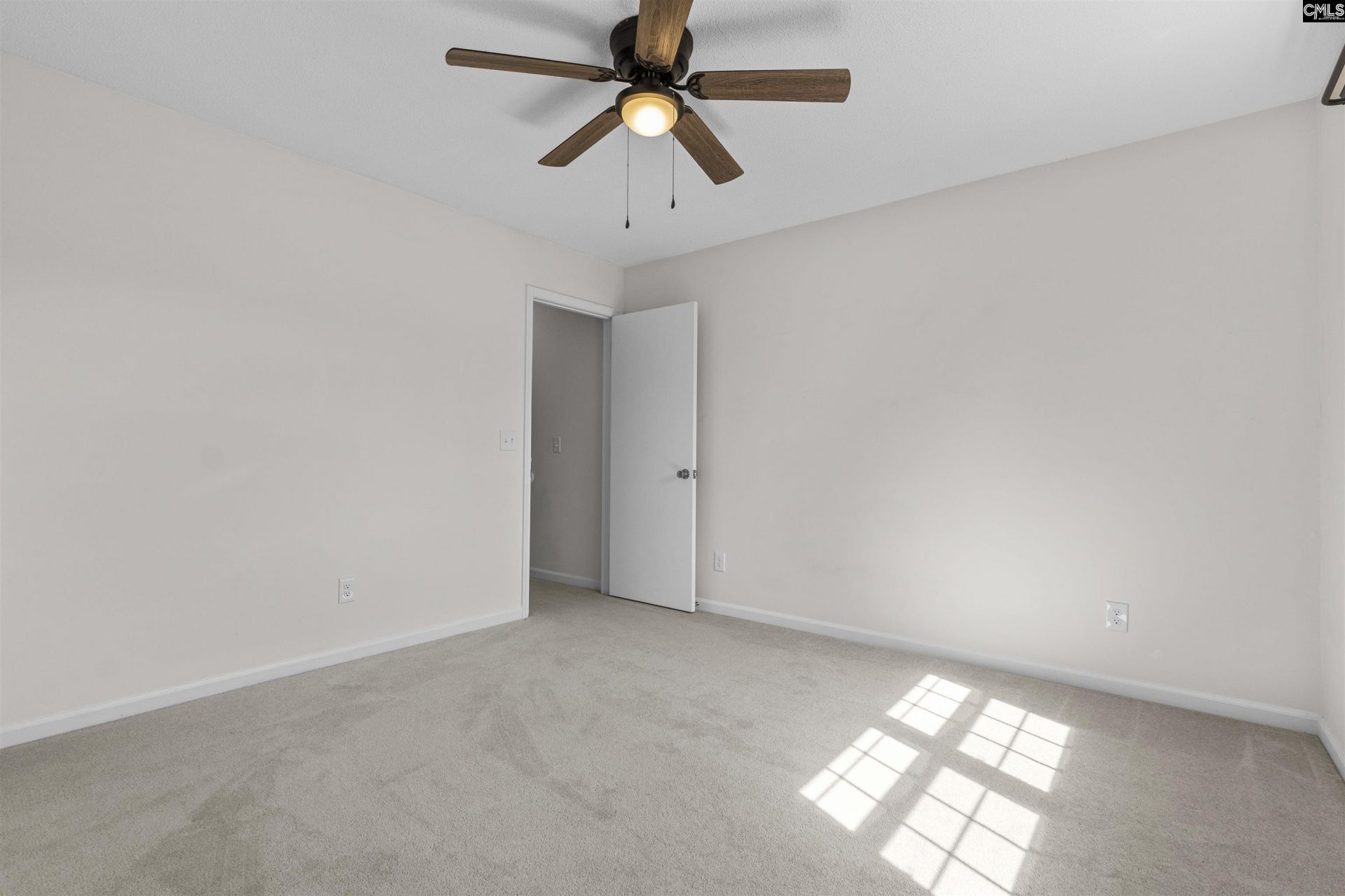 1910 Greenoaks Drive Photo 19
