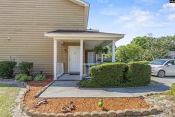 1910 Greenoaks Drive photo 4
