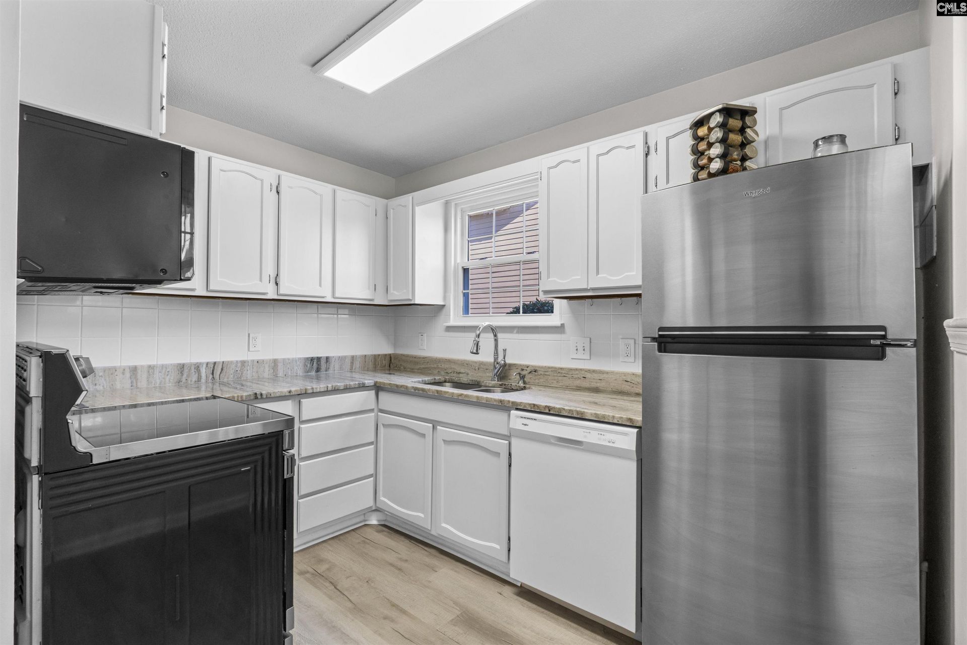 1910 Greenoaks Drive Photo 8