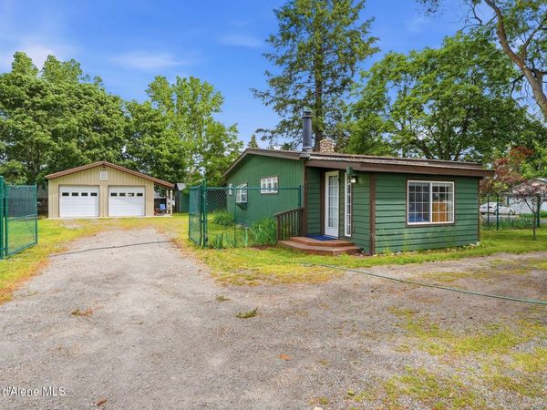 825 W Honeysuckle AVE , Hayden, ID 83835