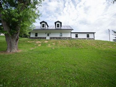 2925 State Route 516 NW, Dover, OH 44622