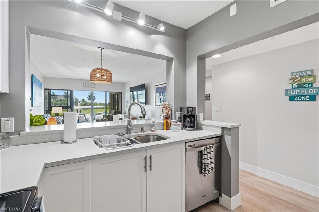 803 River Point Dr, Unit 107B, Naples, FL 34102 Photo