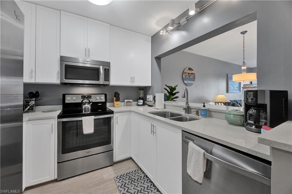 803 River Point Dr, Unit 107B, Naples, FL 34102 Photo