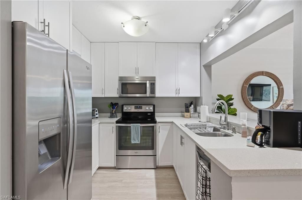 803 River Point Dr, Unit 107B, Naples, FL 34102 Photo