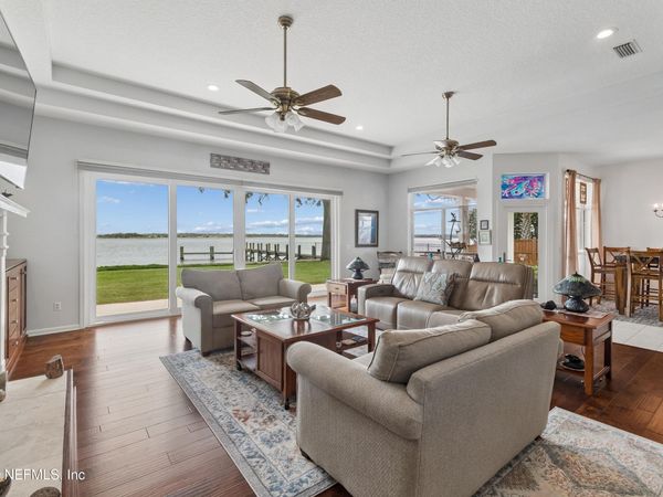 9006 HECKSCHER Drive, Jacksonville, FL 32226