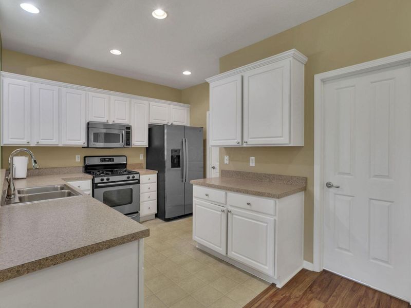 3957 Spectacle Drive , Columbus, OH 43230 Photo 21
